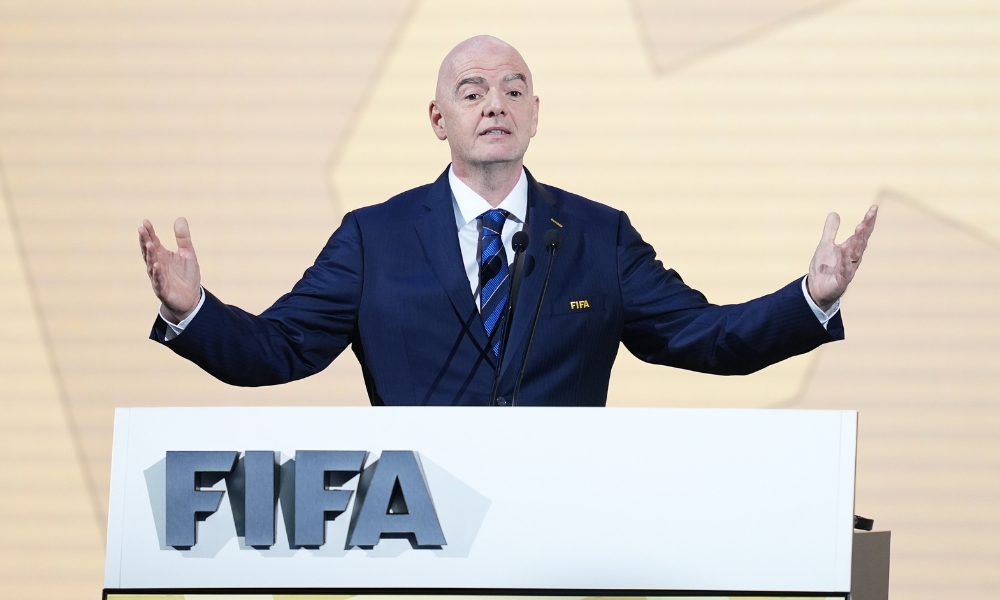 及苏亚雷斯 及苏亚雷斯